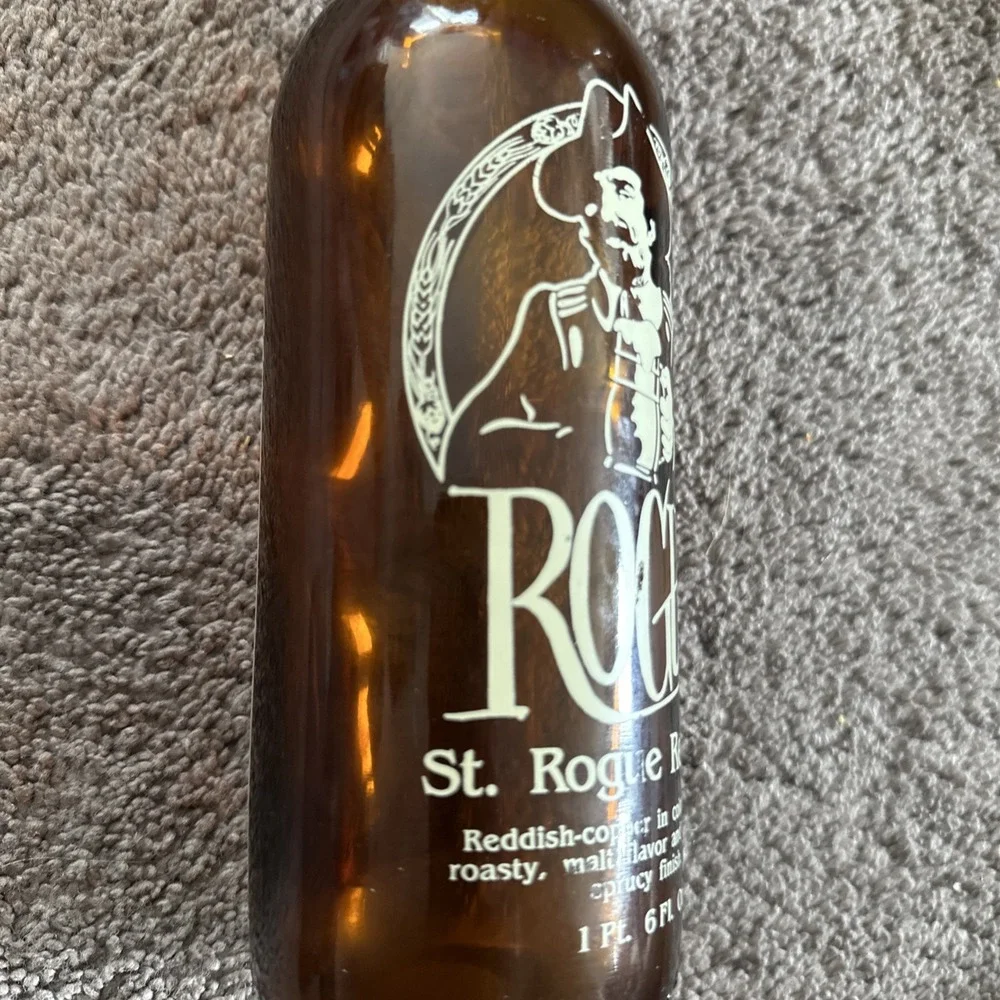 Rogue Oregon Brewing Co. St. Rogue Red Ale 22 oz Glass Bottle Breweriana Rare
